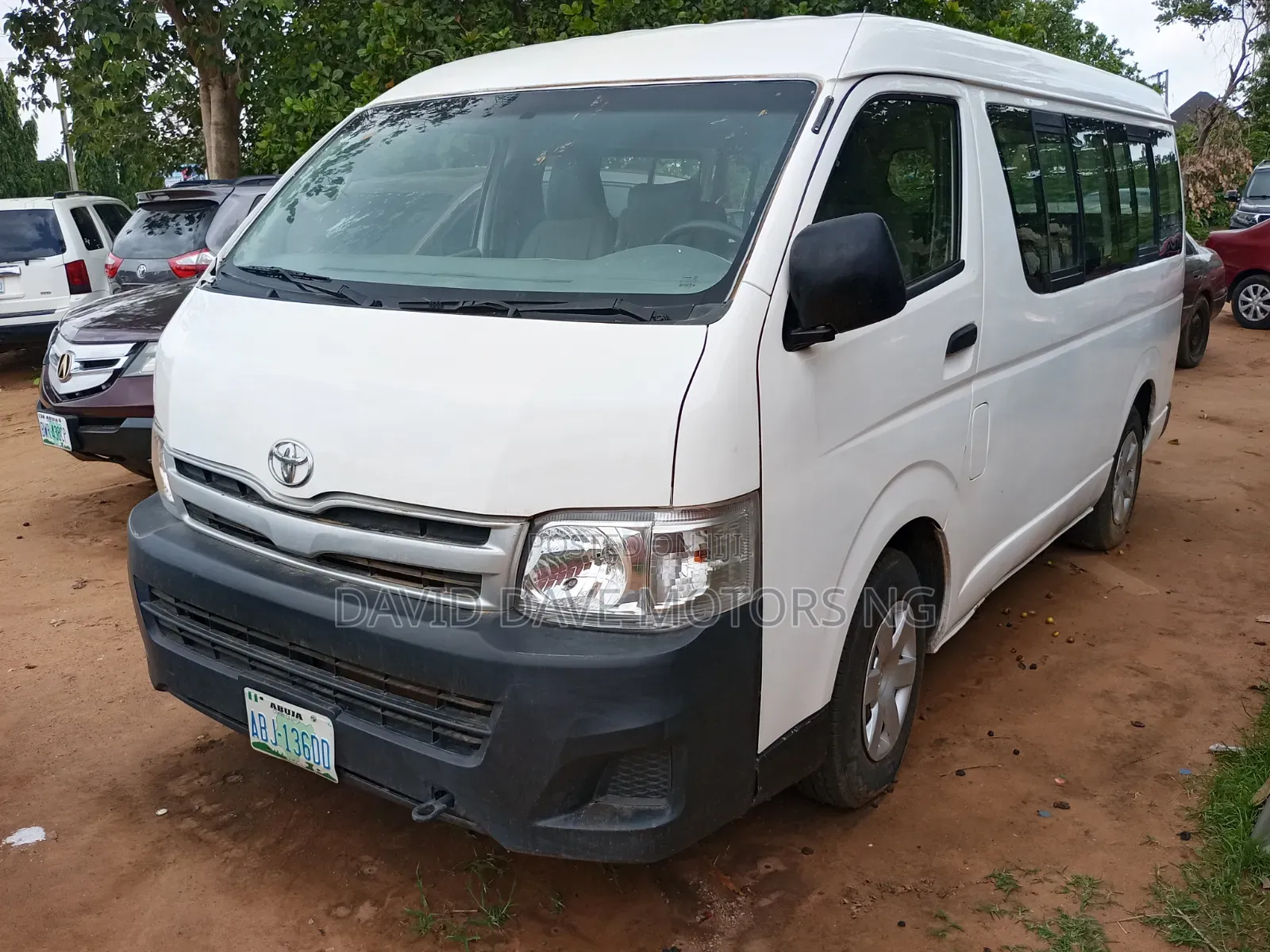 Toyota HiAce 2010 White