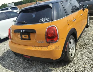 Mini Cooper 2017 Orange