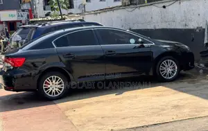 Toyota Avensis 2013 Black