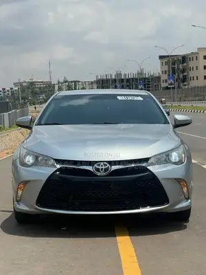 Toyota Camry SE 4dr Sedan (2.5L 4cyl 6A) 2016 Silver