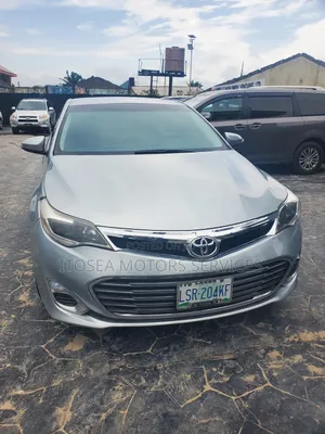 Toyota Avalon XLE 4dr Sedan (3.5L 6cyl 6A) 2015