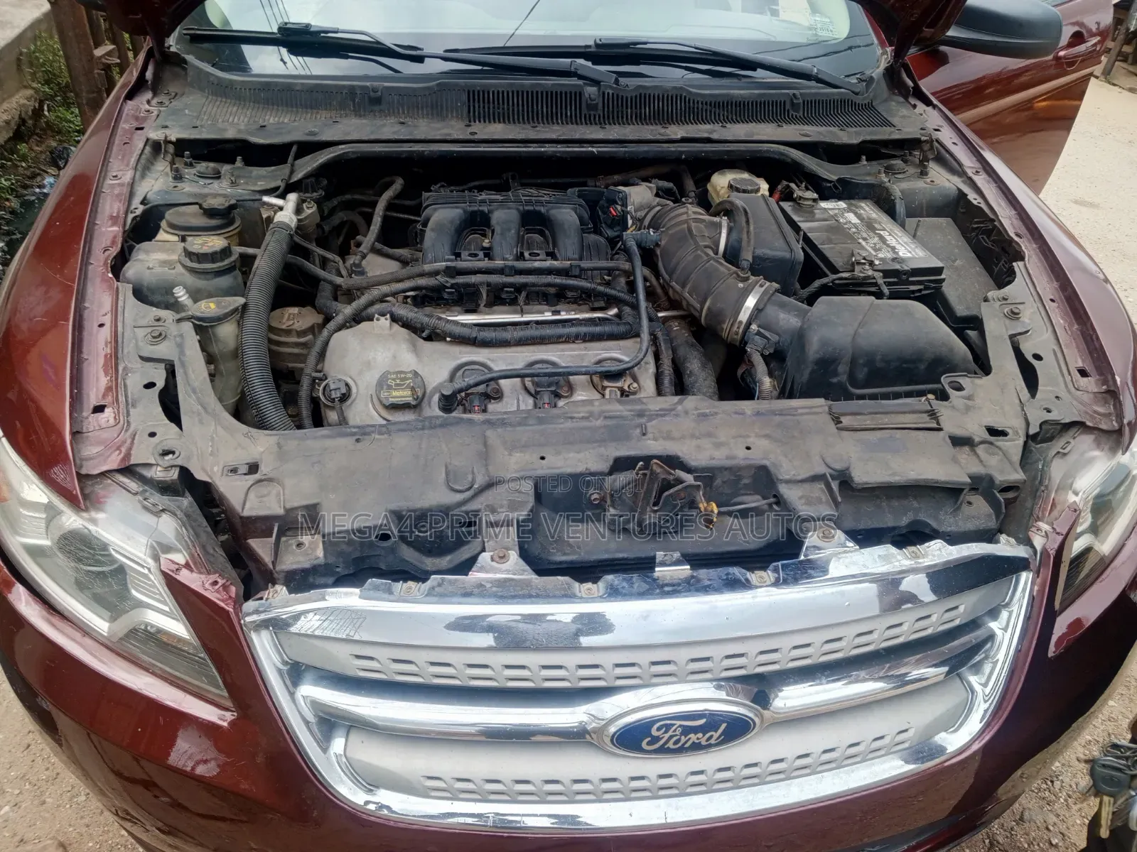 Ford Taurus Limited 2012 Red