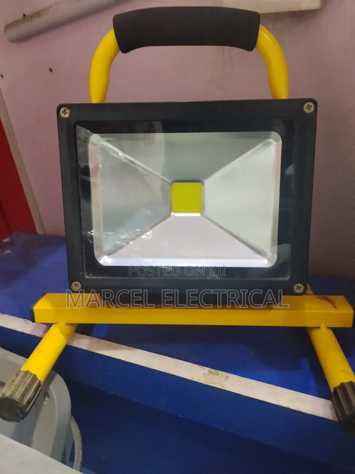 Rechargeable Floodlight