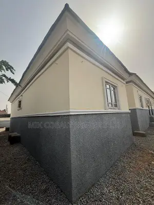 5bdrm Bungalow in Etisalat Estate, Lugbe District for sale