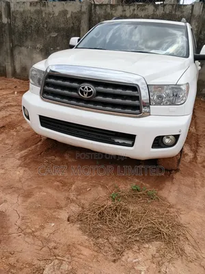Toyota Sequoia Limited 4dr SUV (5.7L 8cyl 6A) 2012 White