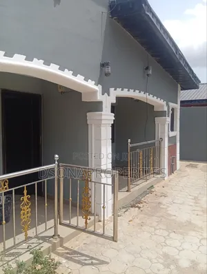 2bdrm Duplex in Anuoluwapo, Off for rent