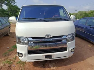 Toyota HiAce 2013 White