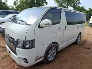 Toyota HiAce 2013 White