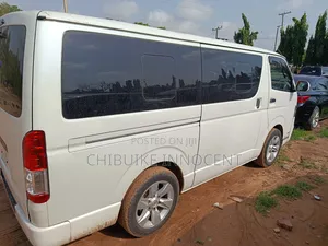 Toyota HiAce 2013 White