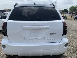 Pontiac Vibe Automatic 2004 White