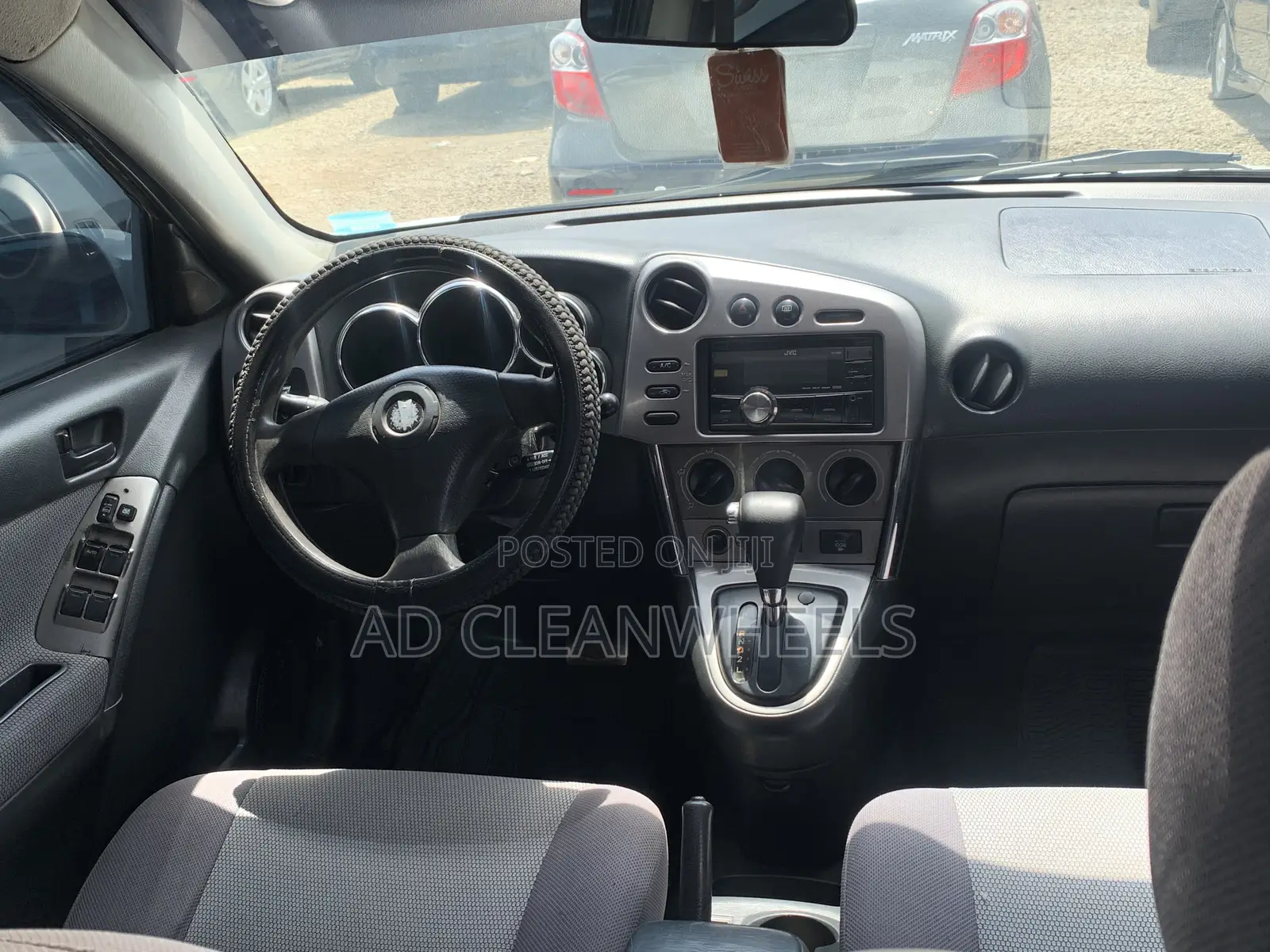 Pontiac Vibe Automatic 2004 White