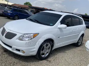Pontiac Vibe Automatic 2004 White