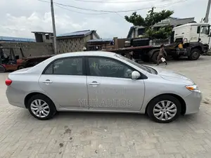 Toyota Corolla 2012 Silver
