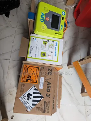 Zoll Defibrillator Machine