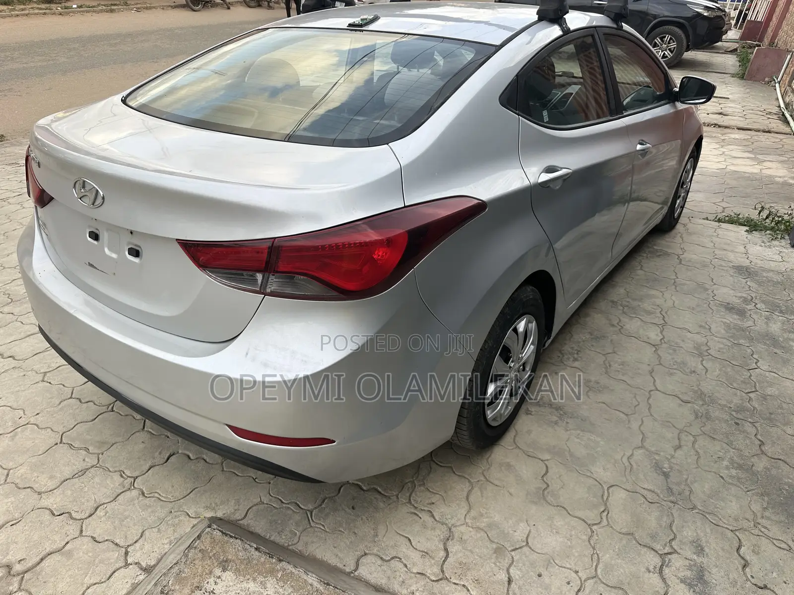 Hyundai Elantra 2016 Silver