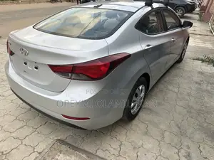 Hyundai Elantra 2016 Silver