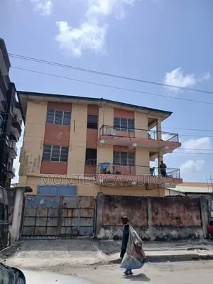3bdrm Block of Flats in Hospital Road, Olodi Apapa for sale