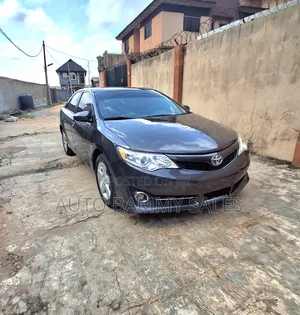 Toyota Camry SE 4dr Sedan (2.5L 4cyl 6A) 2013