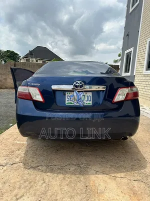 Toyota Camry Hybrid LE 2023 Blue