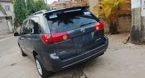 Toyota Sienna 2005 Blue