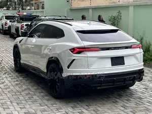 Lamborghini Urus Base 2019 White