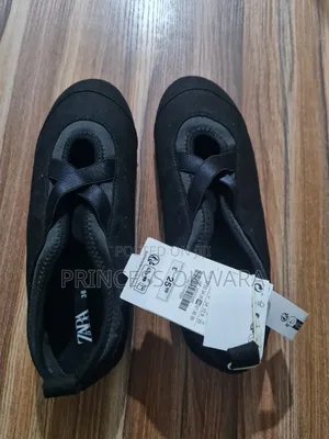 New Black Beautiful and Original Zara Shoe, Size 36. Easy Wear