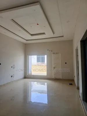 3bdrm Apartment in Off Adeola Odeku for rent