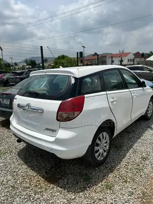 Toyota Matrix 2004 White