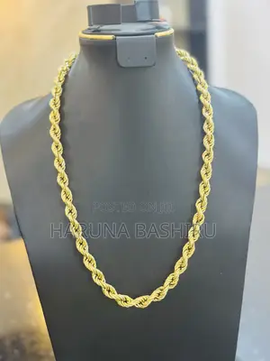18 Karat Gold Twist Chian