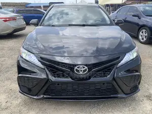 Toyota Camry SE (2.5L 4cyl 8A) 2019 Black