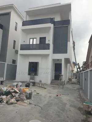 6bdrm Duplex in Magodo Gra for sale
