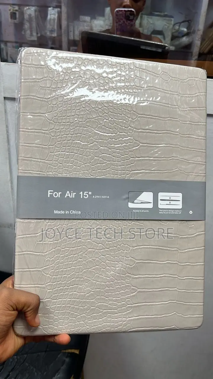 2023-2025 Macbook Air 15” Leather Casing