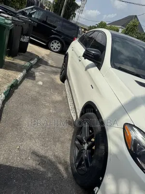 Mercedes-Benz GLE-Class 2016 White