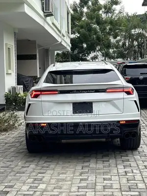 Lamborghini Urus Base 2019 White