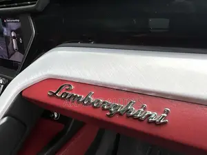 Lamborghini Urus Base 2019 White