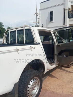 Mitsubishi L200 Double Cab 2.5 180hp 4WD 2012 White