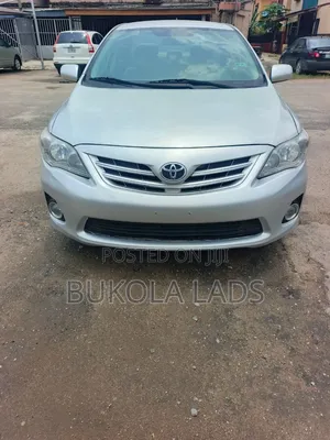 Toyota Corolla LE 4dr Sedan (1.8L 4cyl 4A) 2010 Silver