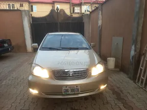 Toyota Corolla 1.6 VVT-i Sol 2006 Gold
