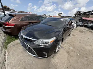 Toyota Avalon Limited Sedan FWD (3.5L 6cyl 6A) 2017 Black