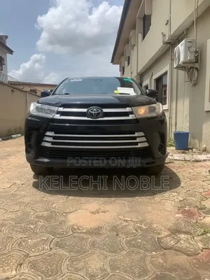 Toyota Highlander LE Plus 2019 Black