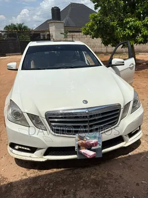 Mercedes-Benz E350 Base 4Matic Sedan AWD (3.5L 6cyl 7A) 2011 White