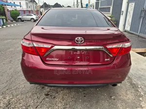 Toyota Camry SE 4dr Sedan (2.5L 4cyl 6A) 2015 Red