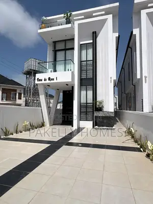 Exquisite Spacious Luxury 5 Bedroom Detached Duplex