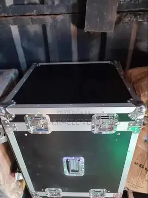 16 U Amplifier Rack