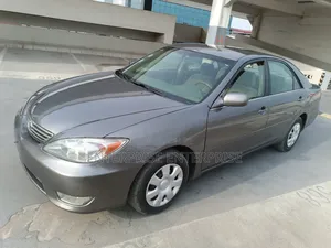 Toyota Camry LE 4dr Sedan (2.4L 4cyl 5M) 2004 Gray