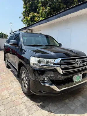 Toyota Land Cruiser 5.7 V8 2012 Black