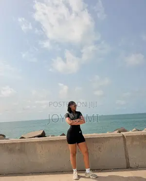 Premium Female Personal Fitness Trainer