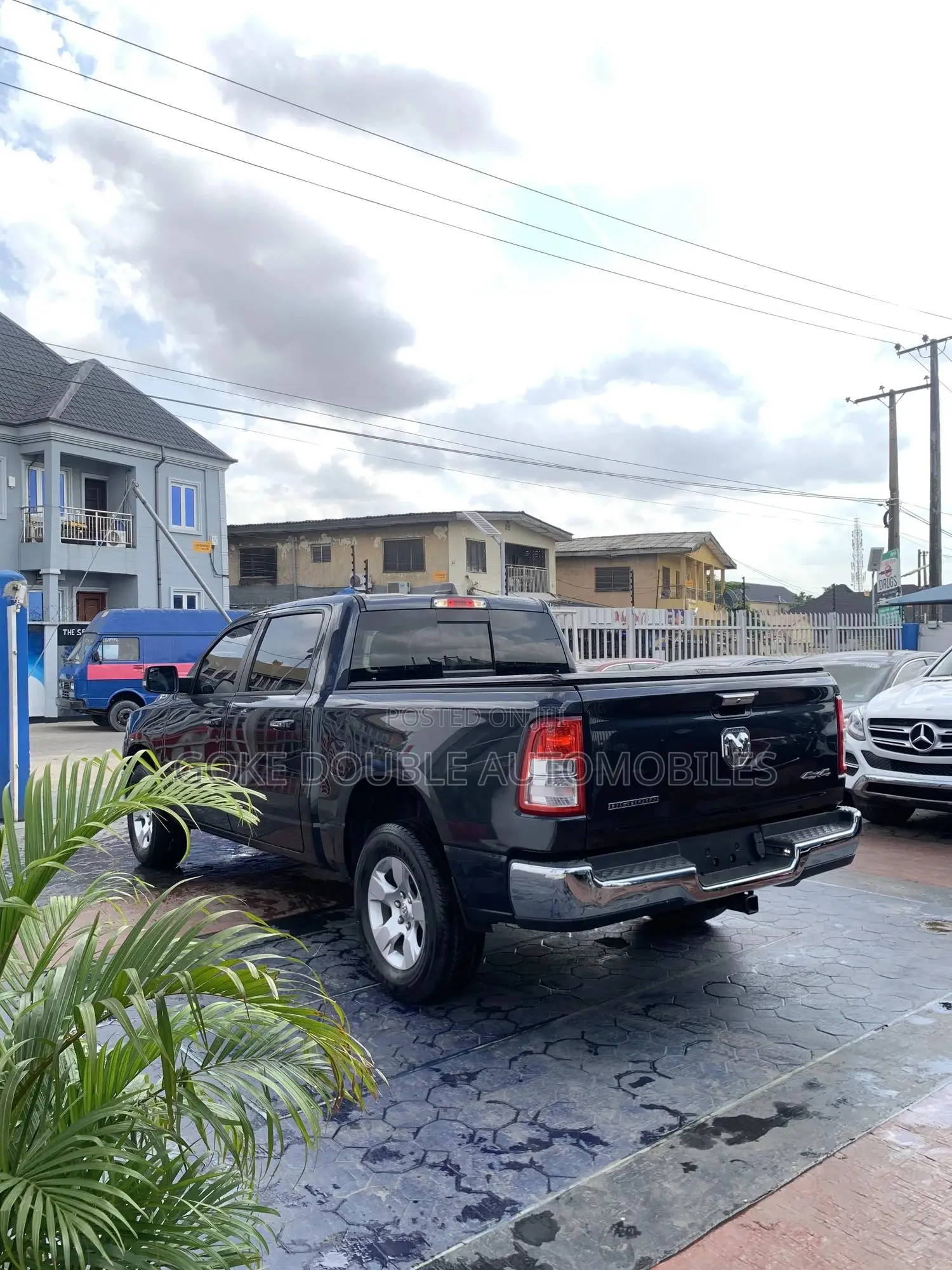 RAM 1500 2023 Black
