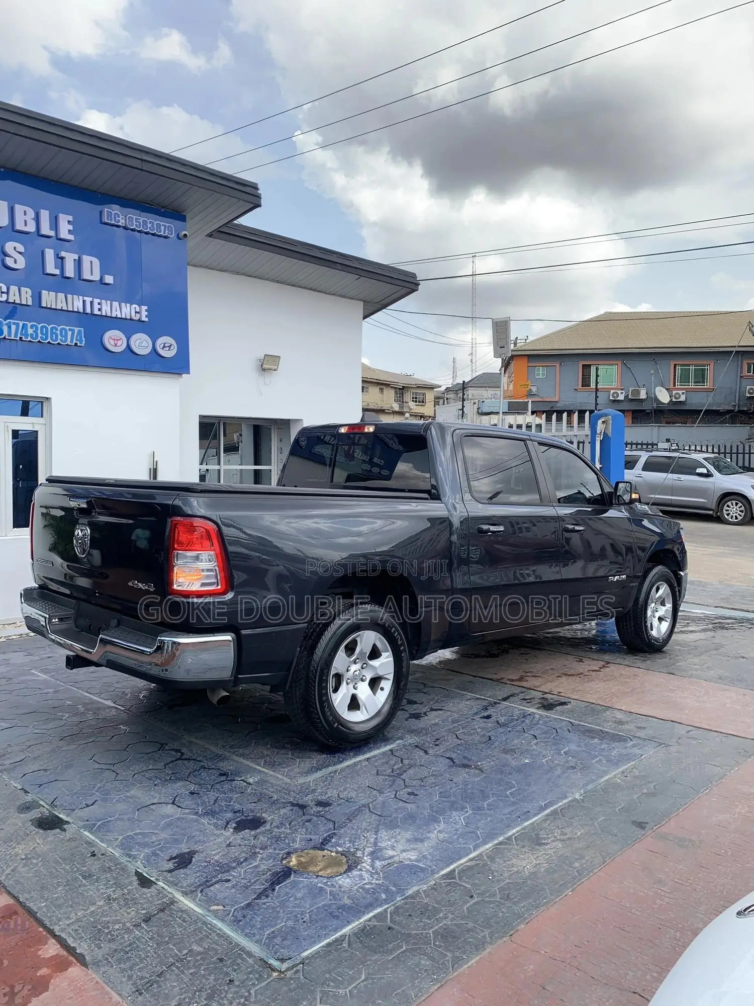RAM 1500 2023 Black