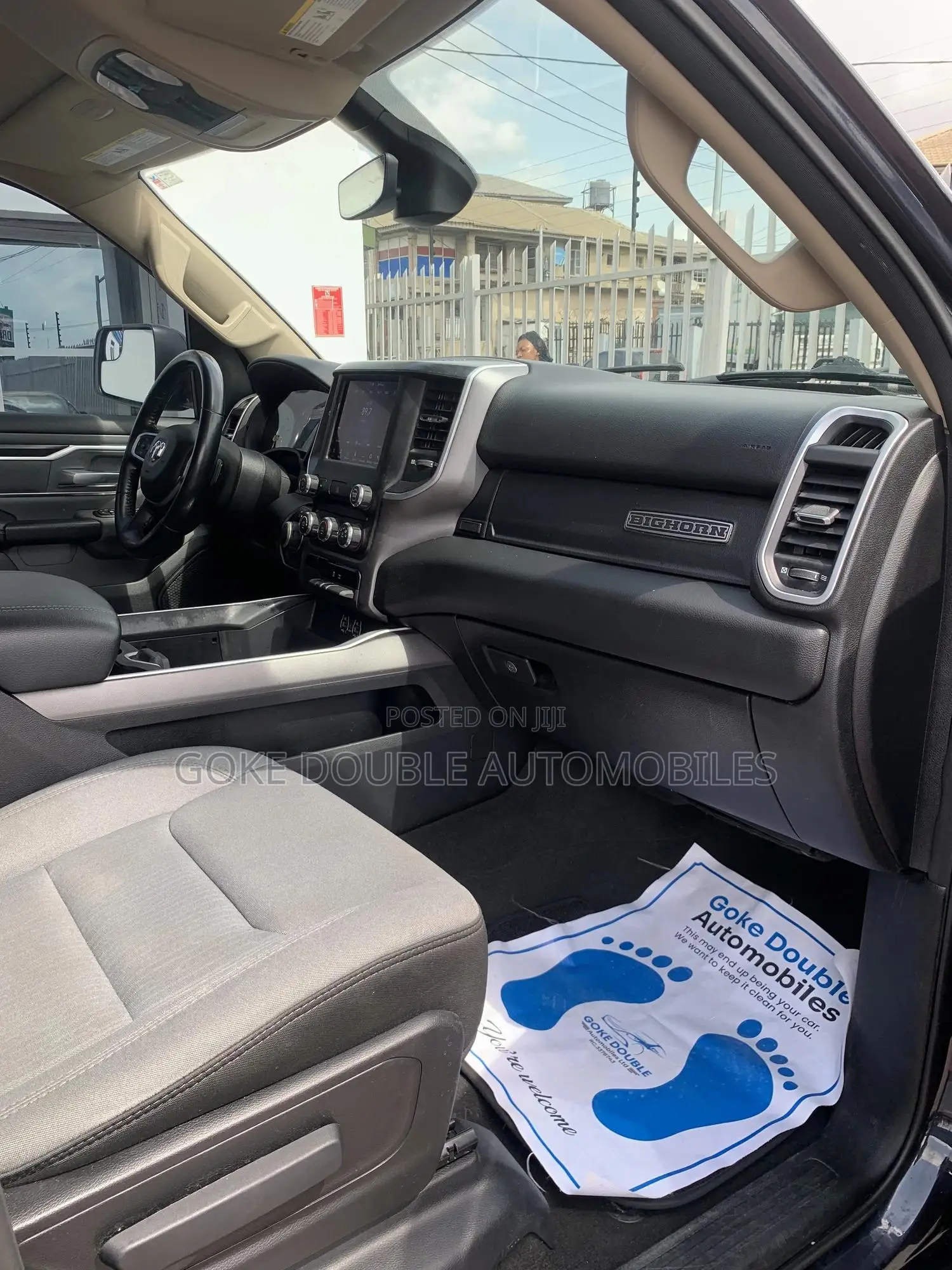 RAM 1500 2023 Black